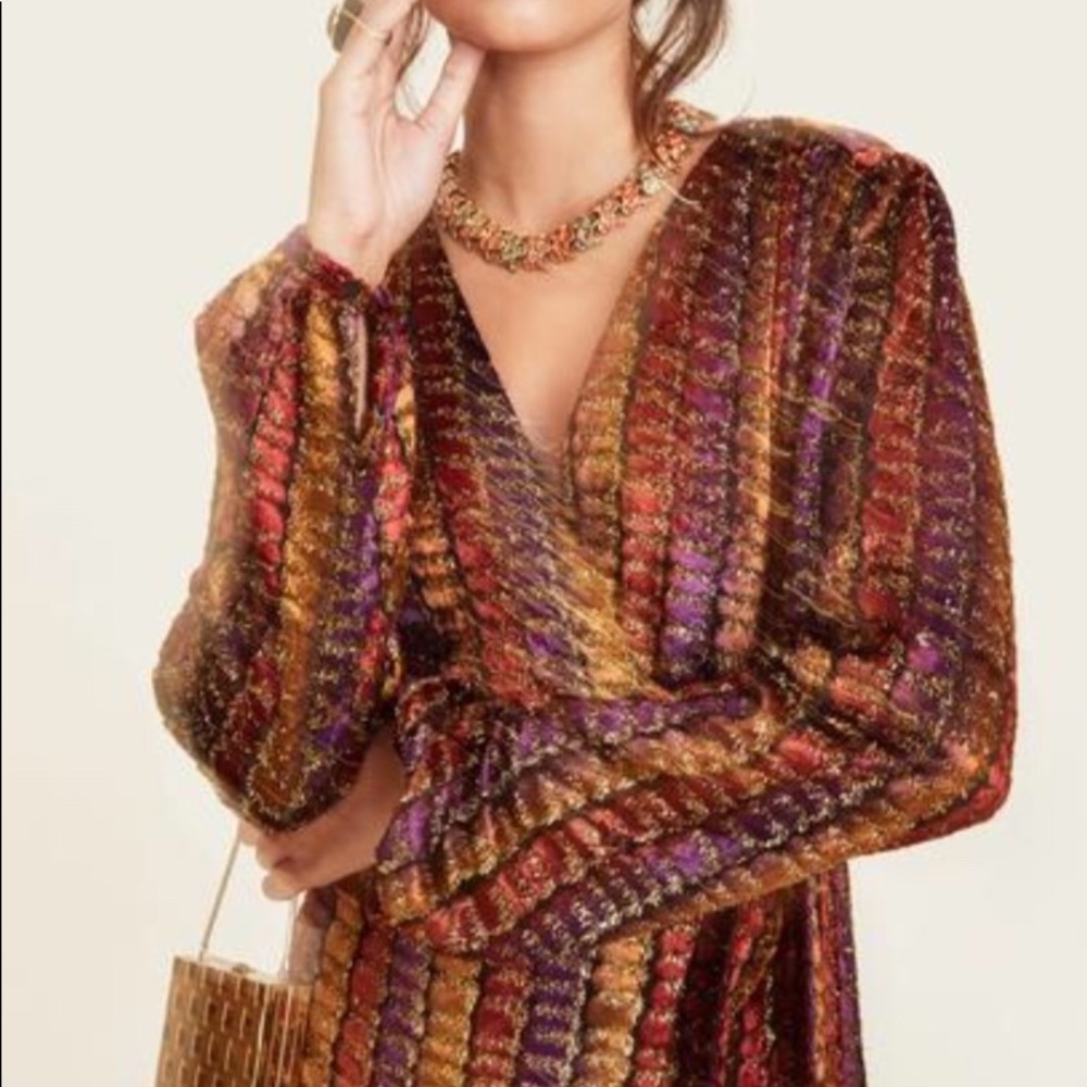 velvet ‘70s party dress with ✨ *gold* ✨ thread